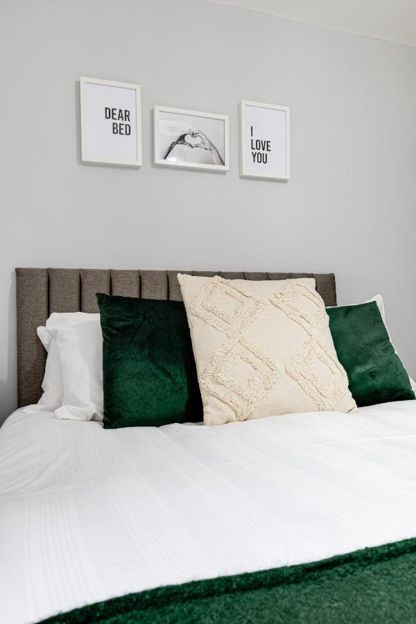 Cosy Modern Apt In Heart Of Stockport - Sleeps 4 Apartment Exterior photo
